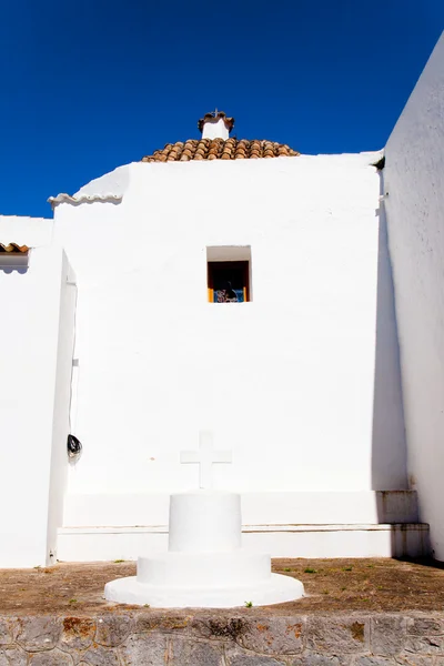 Ibiza igreja branca em sant Joan de Labritja — Fotografia de Stock