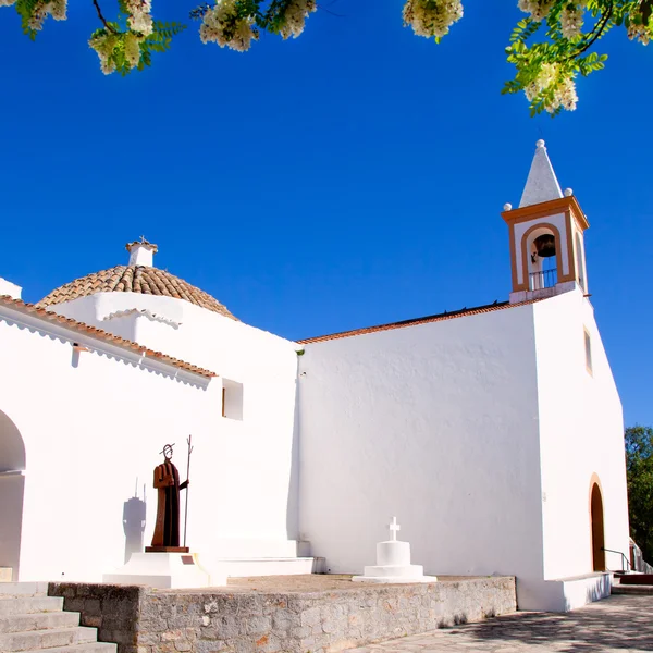 Ibiza vit kyrka i sant joan de labritja — Stockfoto