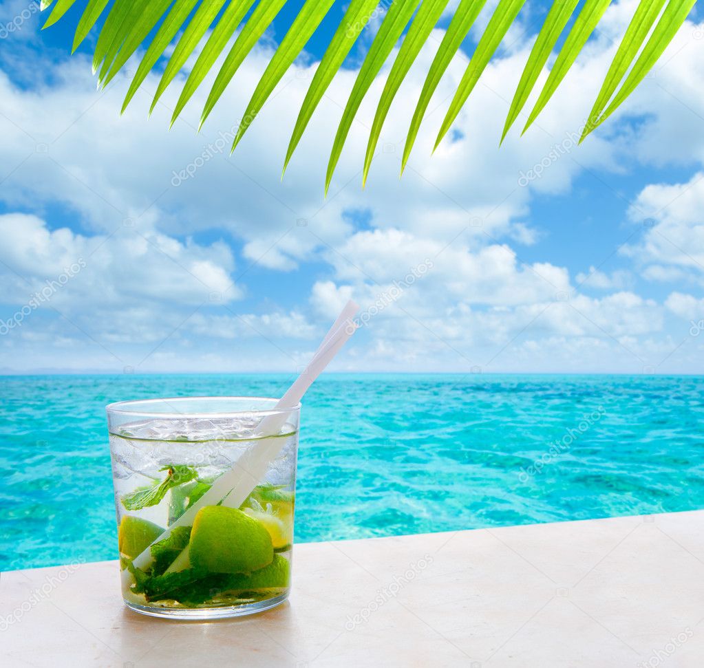 Beverage mojito drik in tropical turquoise tropical sea