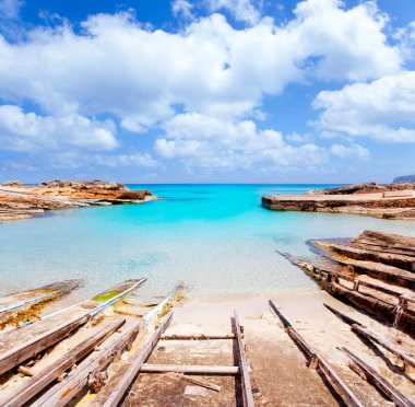 es calo de san agusti port formentera Adası