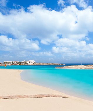 ELS pujols formentera beyaz kum plaj turkuaz