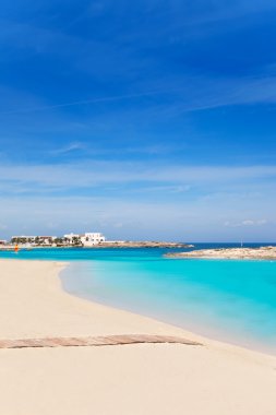 ELS pujols formentera beyaz kum plaj turkuaz