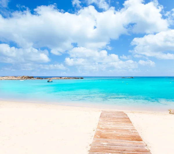 ELS pujols formentera beyaz kum plaj turkuaz — Stok fotoğraf