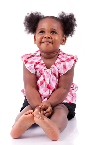 かわいいのアフリカ系アメリカ人の女の子が笑っています。 — ストック写真