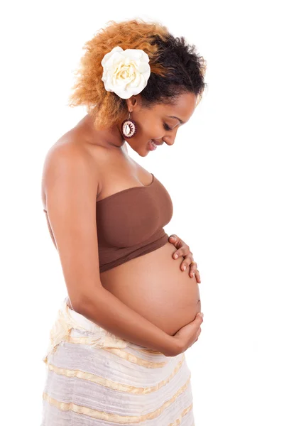 Jeune belle femme africaine enceinte — Photo