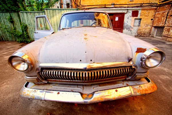 Старий автомобіль — стокове фото