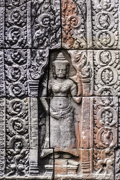 古代石雕在吴哥窟。柬埔寨. — 图库照片