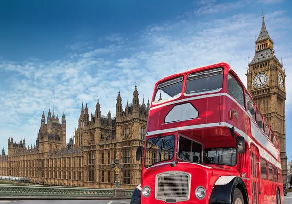 Red double-decker for Parliament — Stock Photo, Image