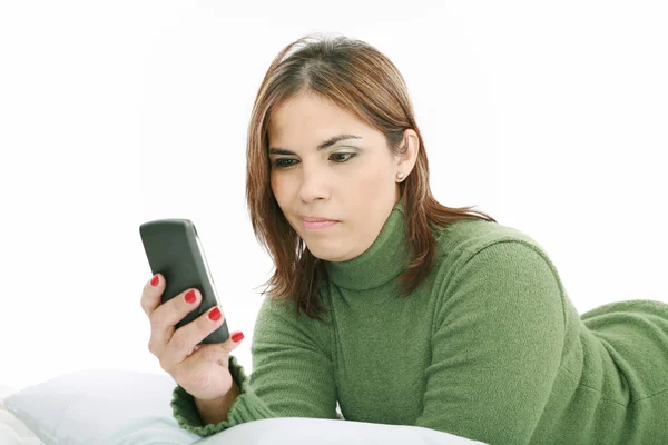 Žena zlobit s technologií izolované na bílém pozadí — Stock fotografie