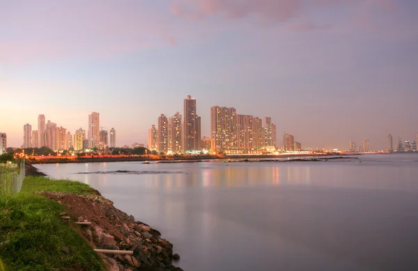 Playa de la Ciudad de Panamá al atardecer — Foto de Stock
