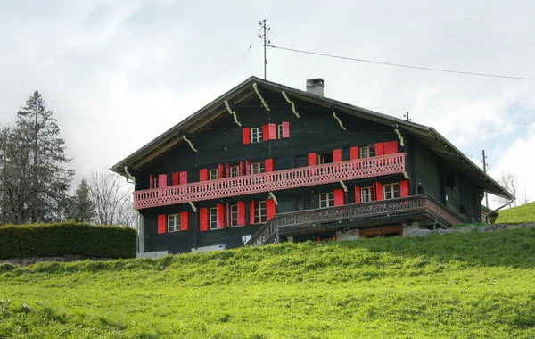 Typiska schweiziska hus — Stockfoto