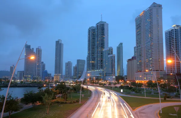 Impresionante vista de la ciudad de Panamá al atardecer . Imagen de archivo