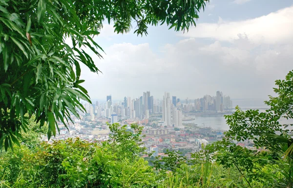 Panama cityl uitzicht vanaf Colonial hill — Stockfoto