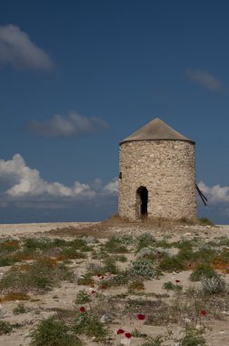 Lefkada üzerinde yel değirmeni