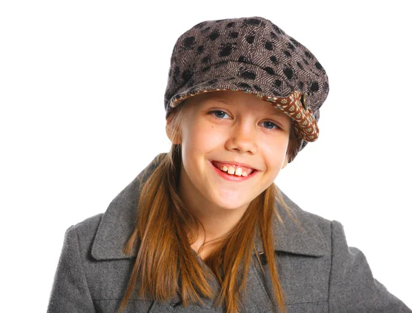 Krásná mladá dívka v baret a kabát — Stock fotografie