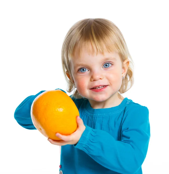 Ευτυχισμένος κορίτσι με πορτοκάλι — Φωτογραφία Αρχείου