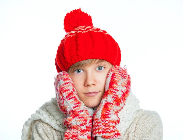 Retrato de jovem menino bonito em estilo de inverno — Fotografia de Stock
