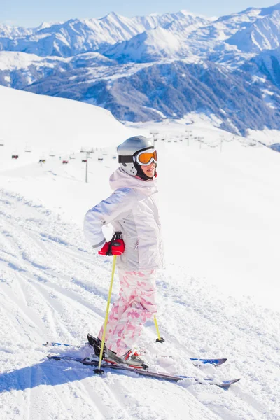 Chica joven un traje de esquí —  Fotos de Stock