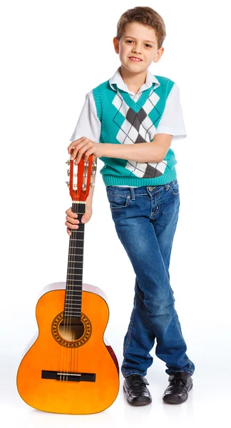 Niño con guitarra clásica española — Foto de Stock