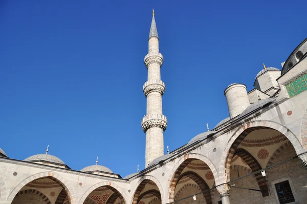 Мечеть і мінарет — стокове фото