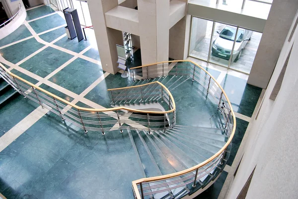 Gröna trappor och lobby — Stockfoto