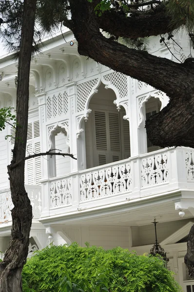 Villa's balkon — Stockfoto
