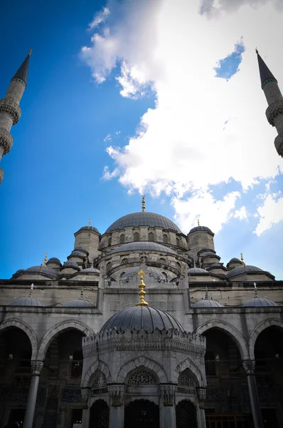 Moschee und Minarett — Stockfoto