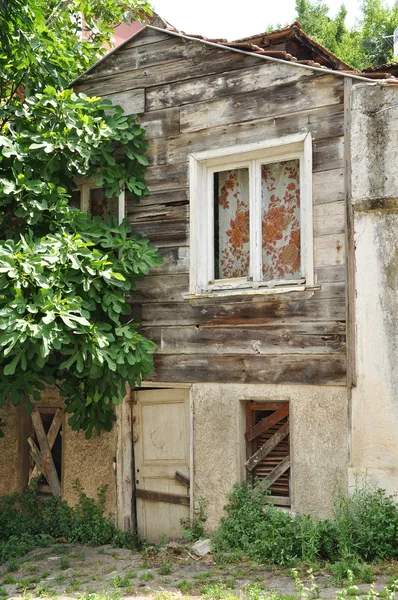 旧木房子 — 图库照片