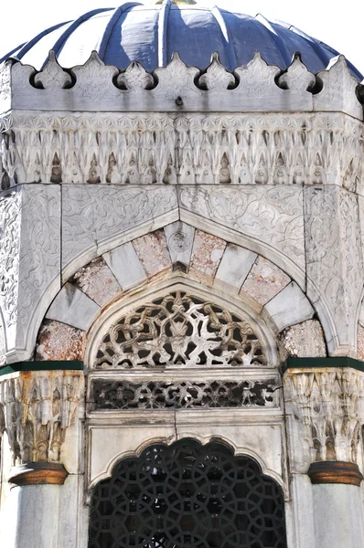 Moschee und Minarett — Stockfoto