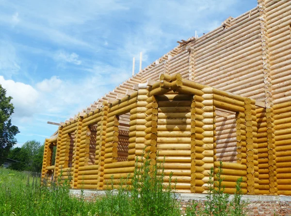 Renascimento do templo Ícones de Kazanskoy Bozhiey crescido na aldeia Naleskino — Fotografia de Stock