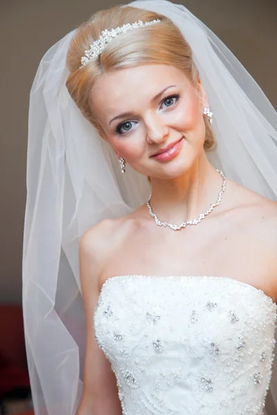 Портрет красивой невесты — стоковое фото