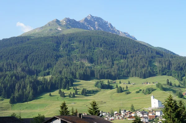 Horská obec v kantonu Graubünden — Stock fotografie