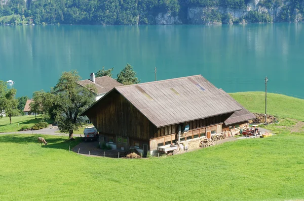 İsviçre bir çiftlik evi — Stok fotoğraf