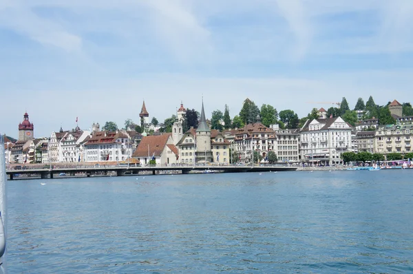 Promenáda na jezeře Lucern ve Švýcarsku — Stock fotografie