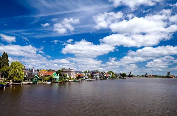 Vista em Zaanse Schans na Holanda do Norte — Fotografia de Stock