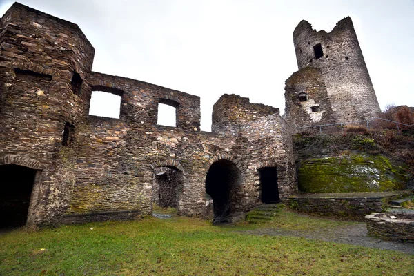 Ruiny starego zamku — Zdjęcie stockowe
