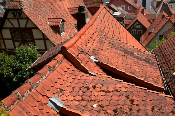 Charmantes rotes Dach deutscher Häuser — Stockfoto