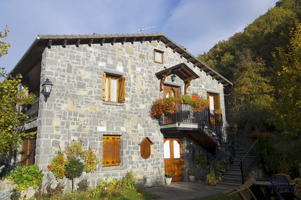 Villaggio spagnolo Pirenei — Foto Stock