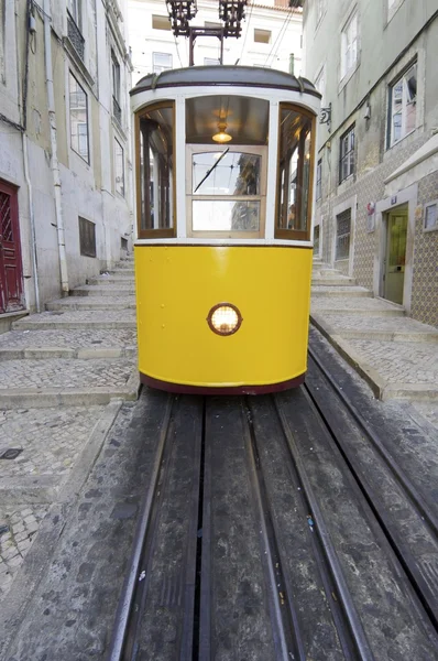 Жовтий трамвай — стокове фото
