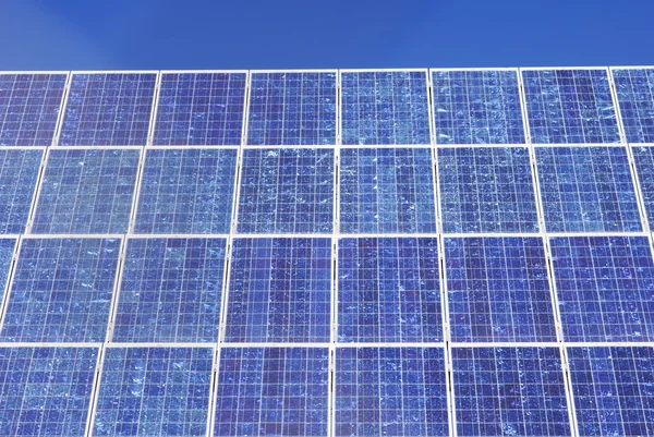 Панелі сонячних батарей — стокове фото