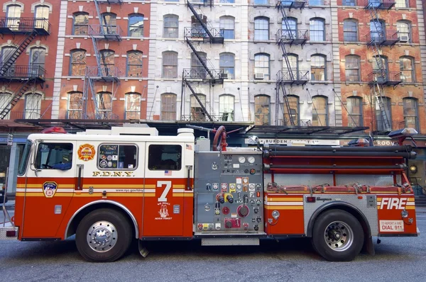 Camión de bomberos —  Fotos de Stock