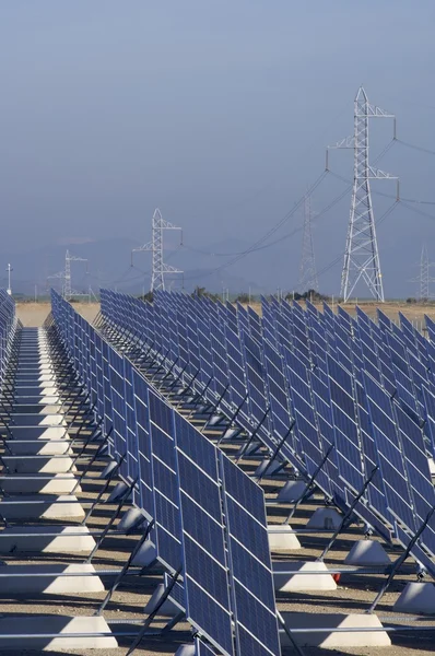 Enorme estación solar — Foto de Stock