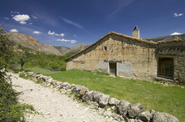 eski kır evi