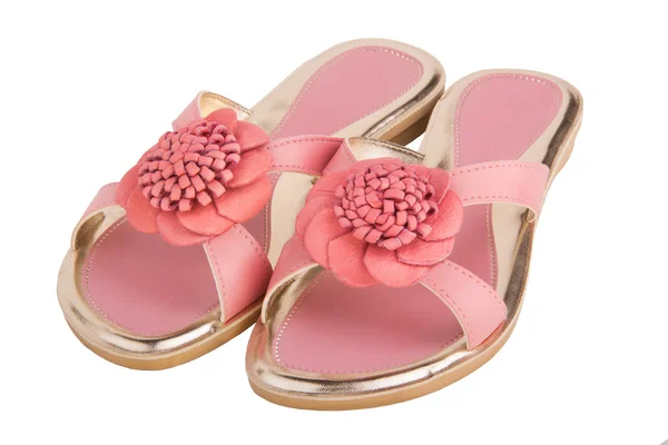 Par de zapatos de verano de mujer de tacón bajo rosa con una flor —  Fotos de Stock