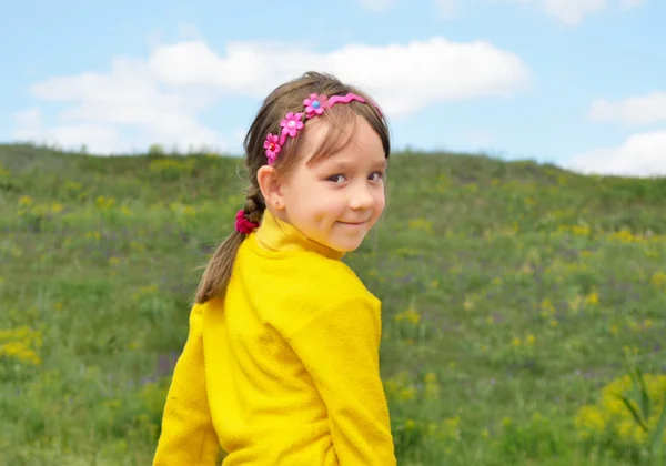 The Child on background of the natur — Stock Photo, Image