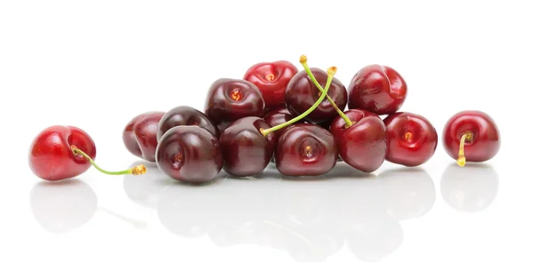 Cherry närbild på vit bakgrund — Stockfoto
