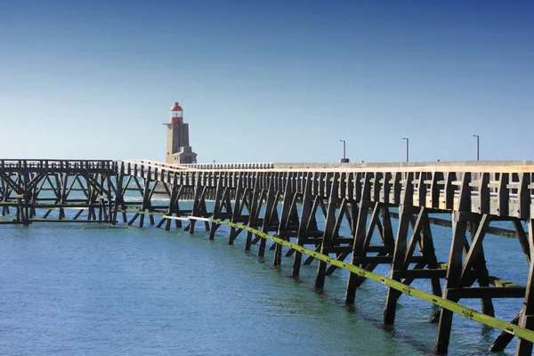 Wooden pier and lighthouse of the port of fécamps in normandy france — Φωτογραφία Αρχείου