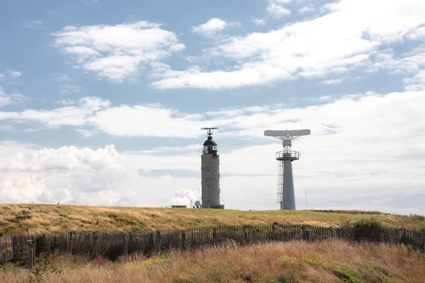 Radar e faro a Cap Gris Nez in Francia — Foto Stock