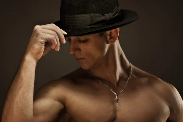 Muskulös ung man筋肉の若い男 — ストック写真