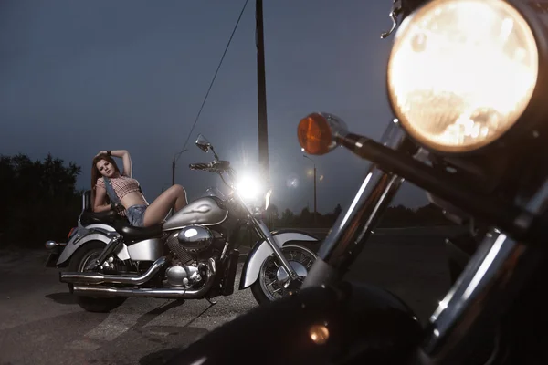 Menina motociclista — Fotografia de Stock